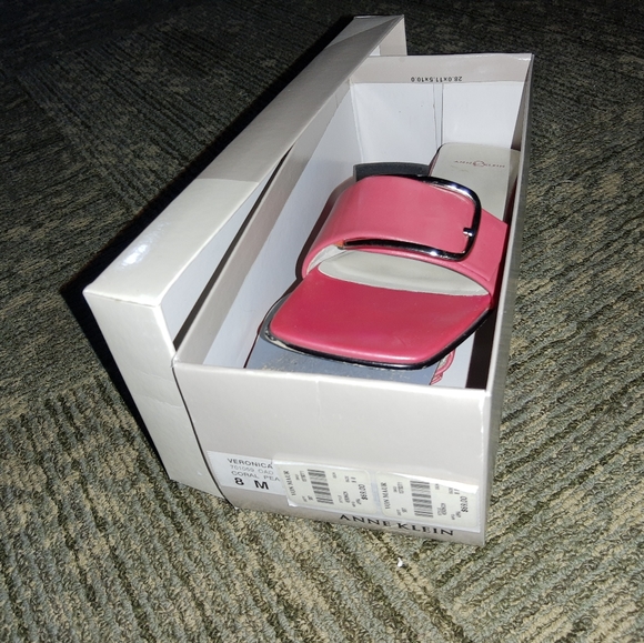 Pink rose Anne Klein sandal - Picture 3 of 5